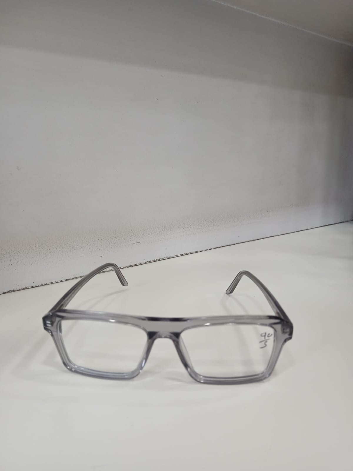 EYEGLASS - Gray Thumbnail