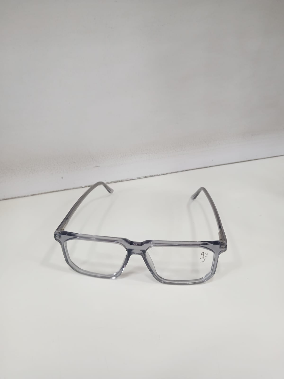 EYEGLASS - Gray Thumbnail