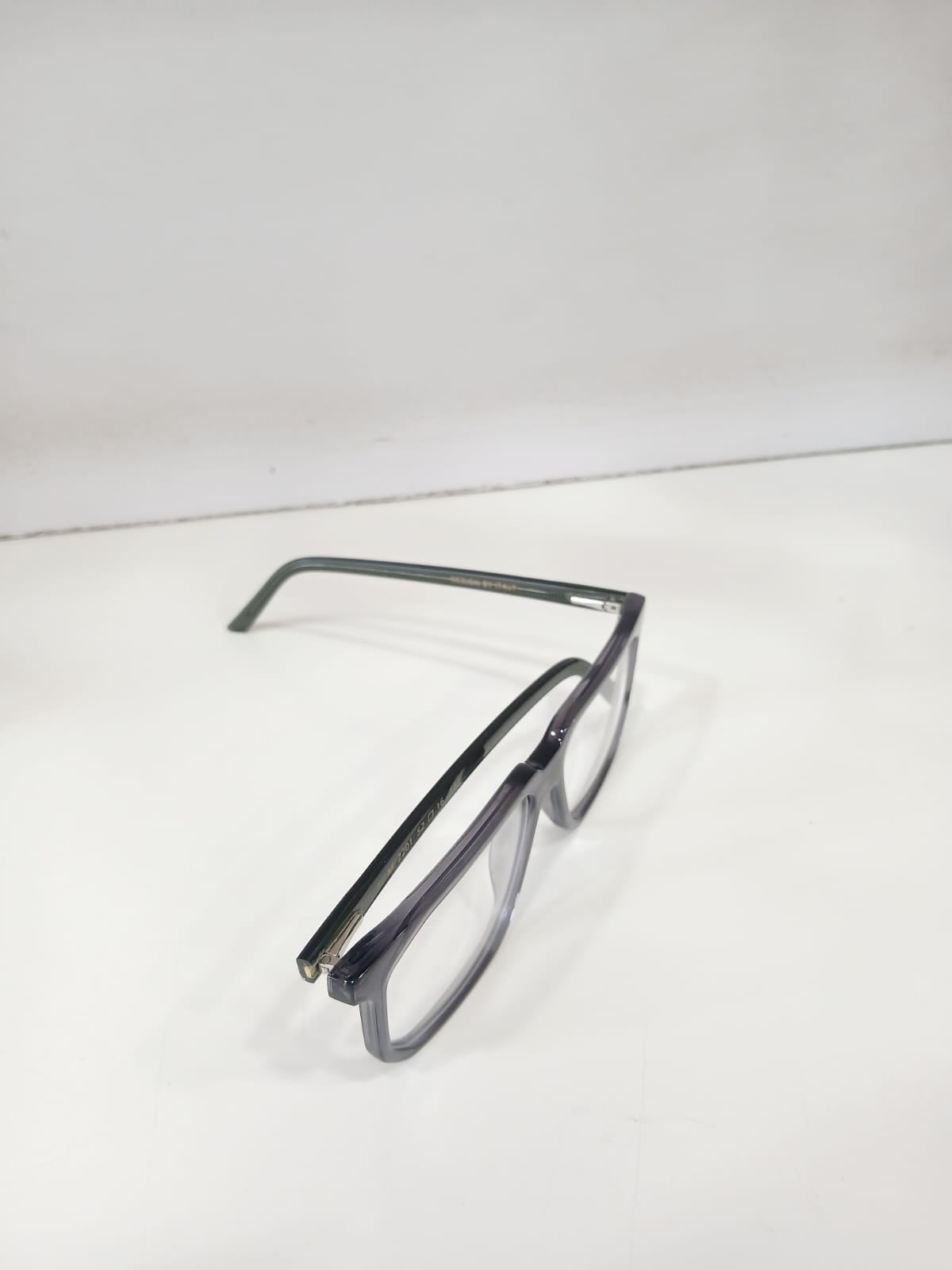EYEGLASS - Gray Thumbnail