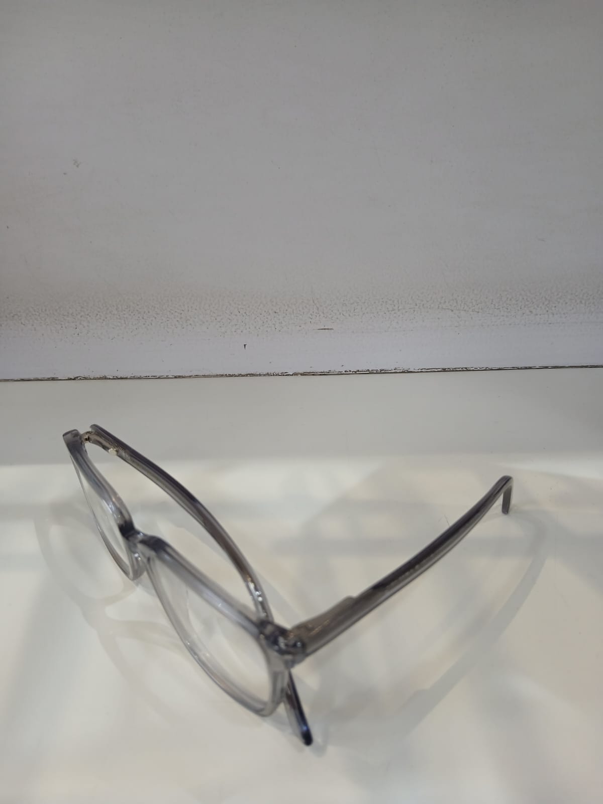 EYEGLASS - Gray Thumbnail
