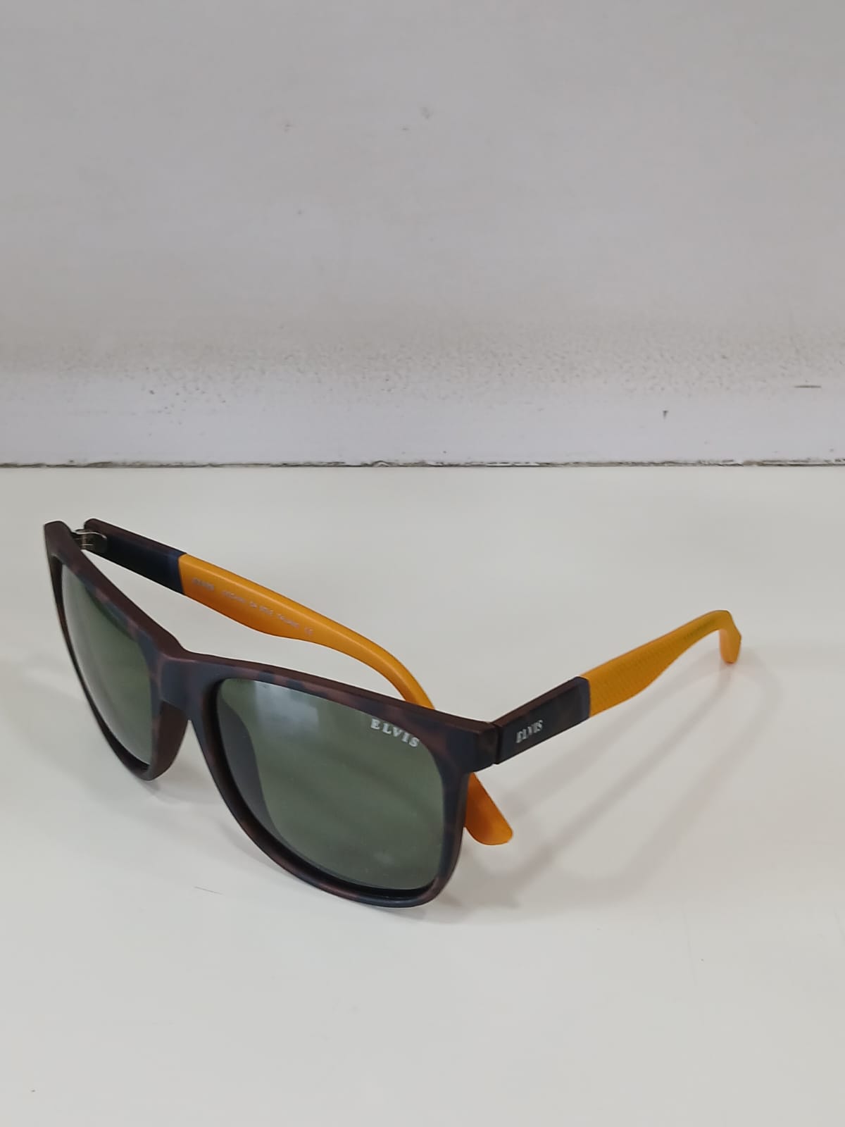 sunglasses - Black Thumbnail