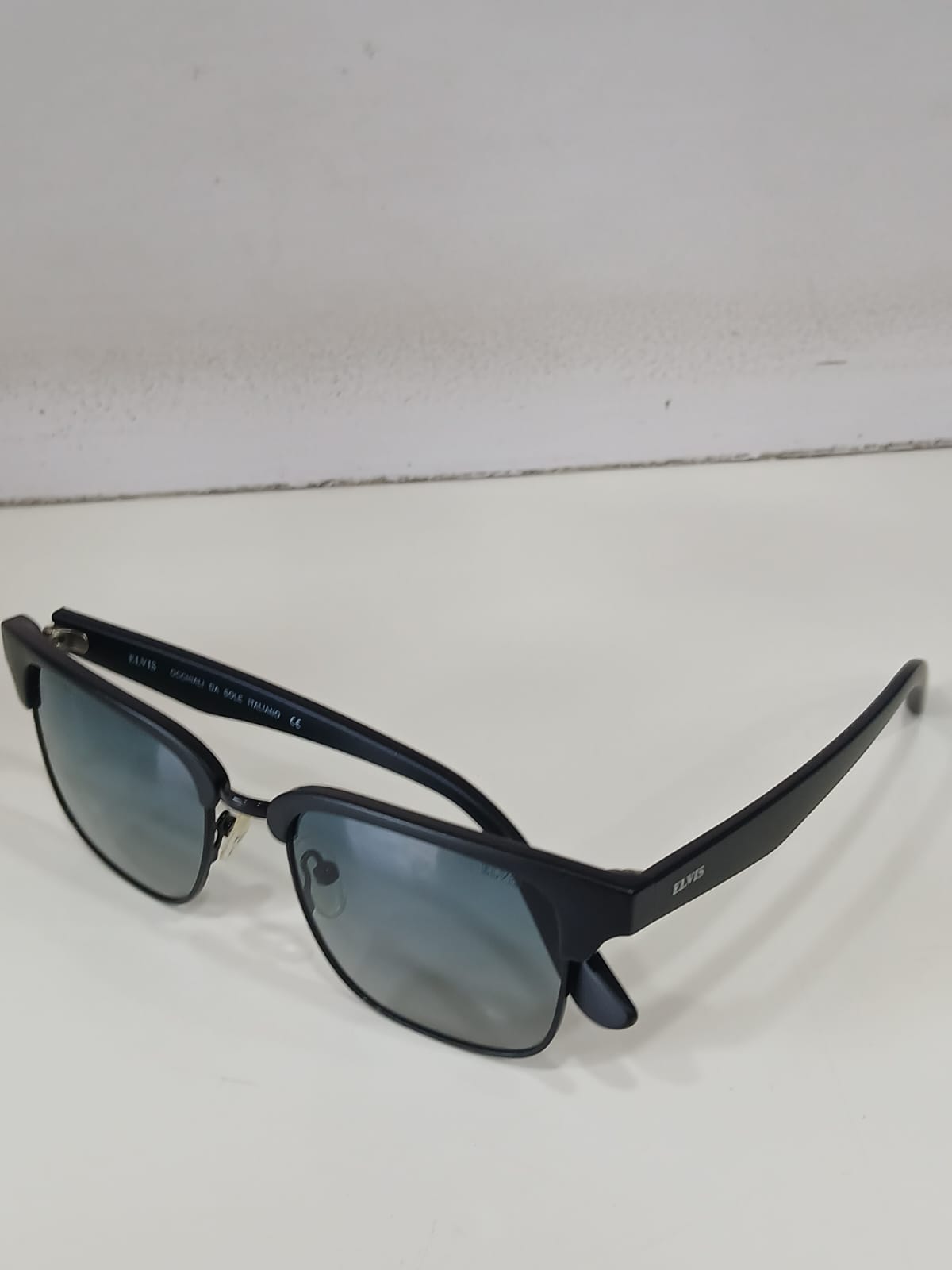 sunglasses - Black Thumbnail