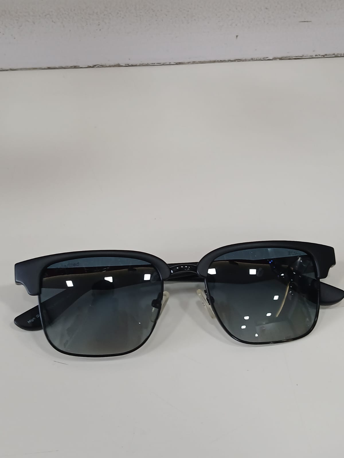 sunglasses - Black Thumbnail