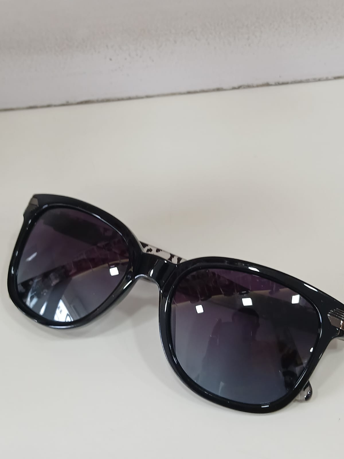 sunglasses - Black Thumbnail