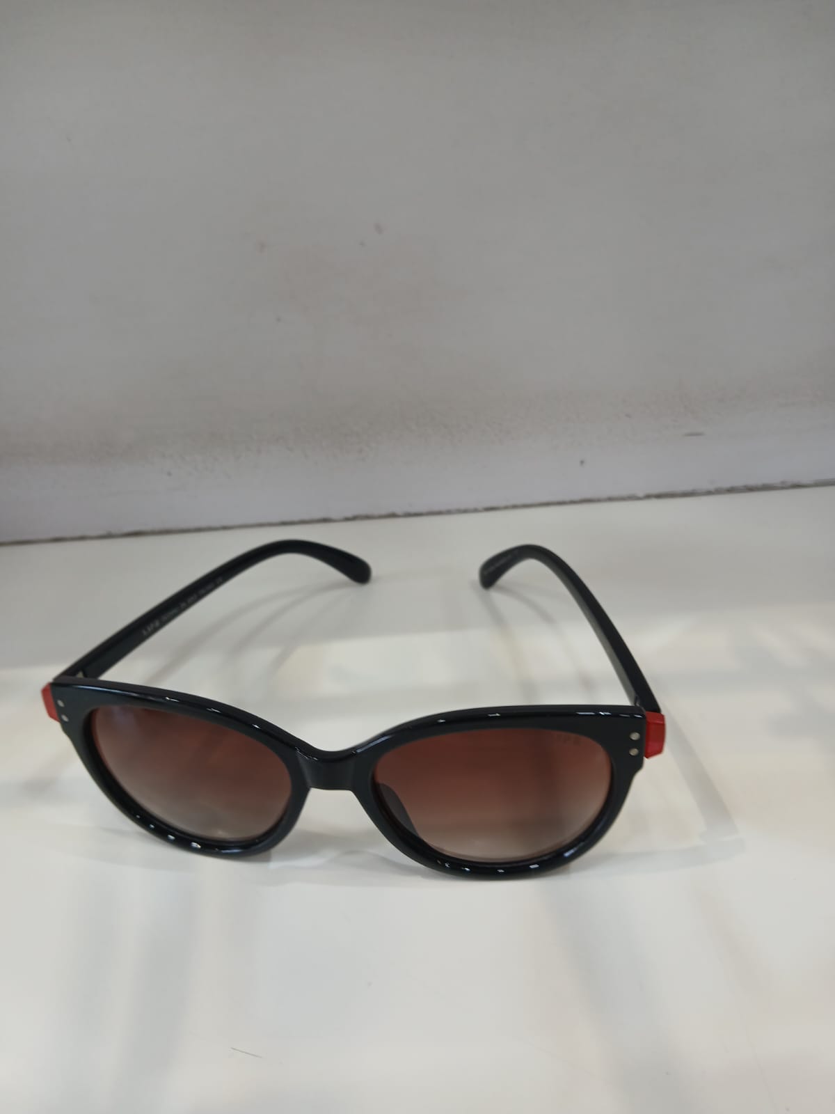 sunglasses - Black Thumbnail