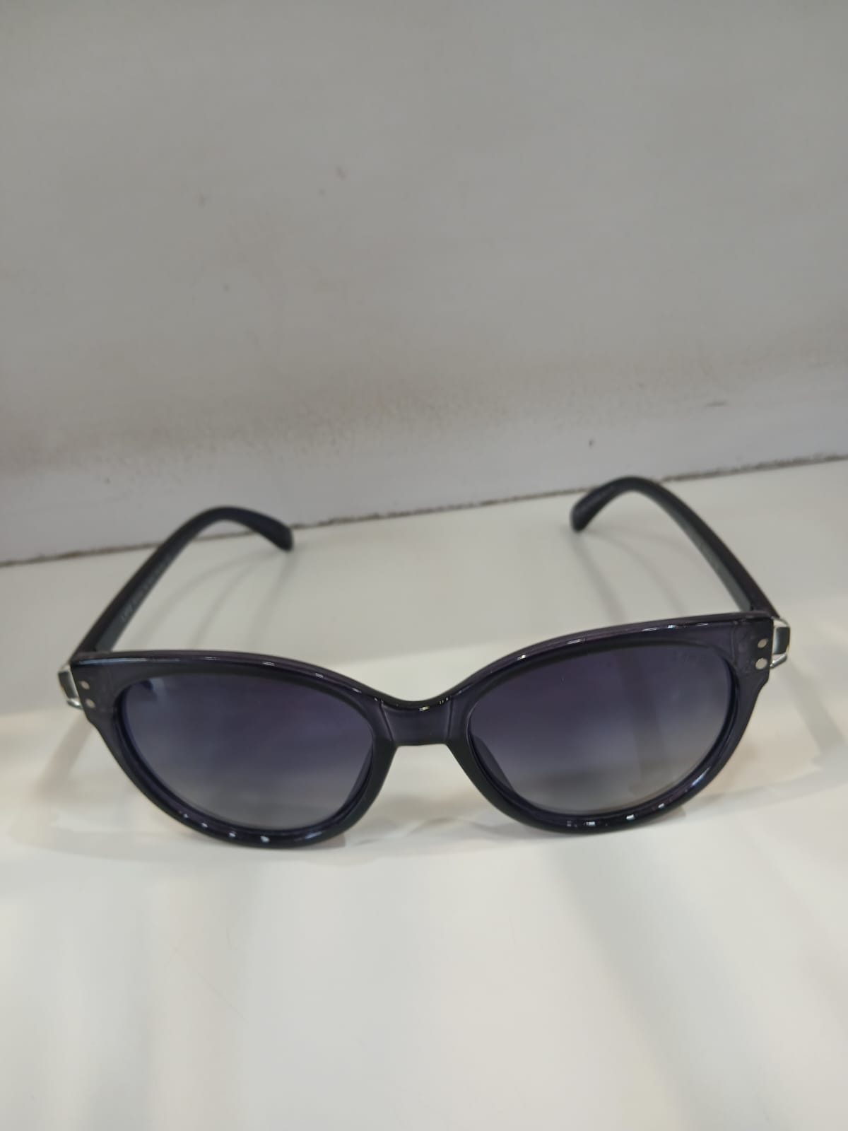 sunglasses - Black Thumbnail