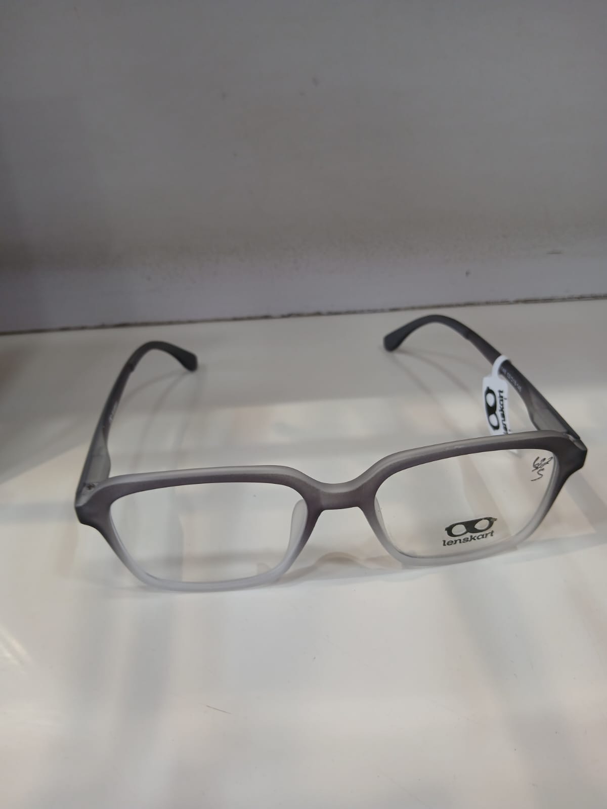 EYEGLASS - Gray Thumbnail