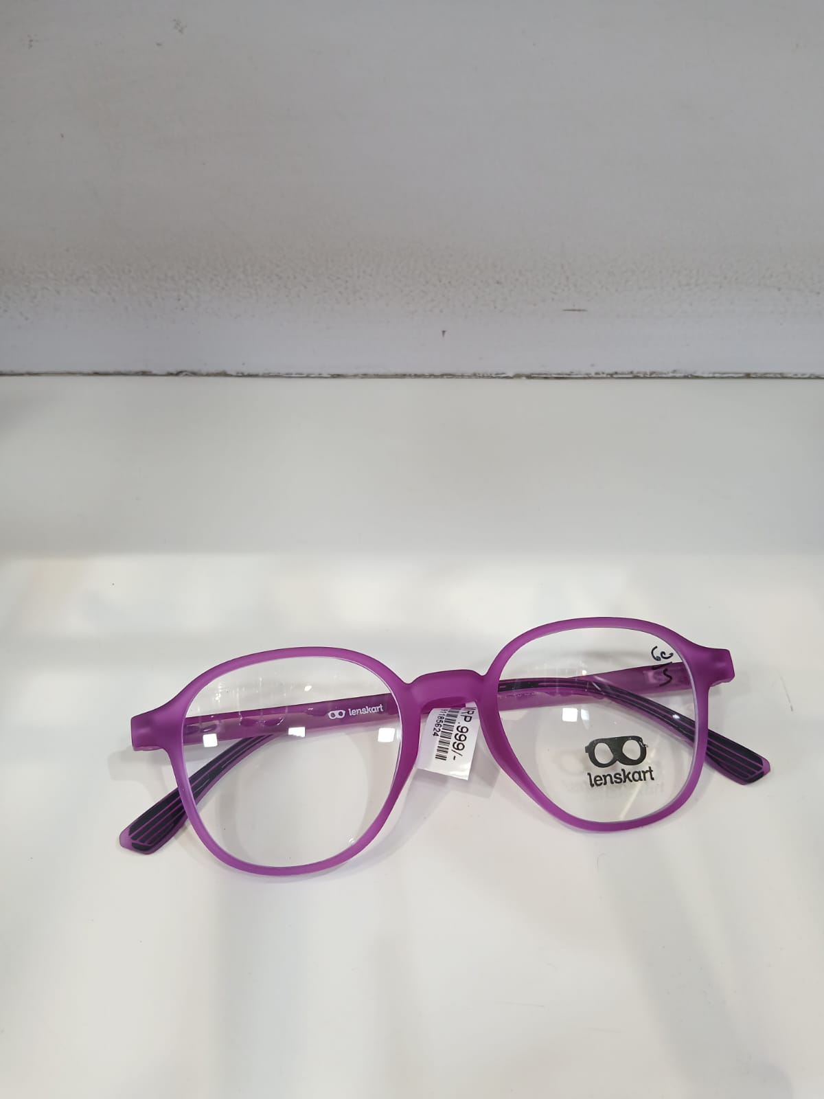 EYEGLASS