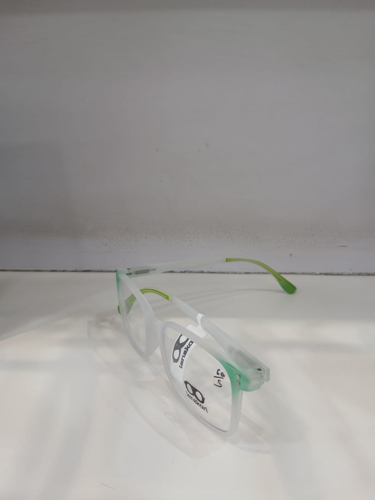 EYEGLASS - Green Thumbnail