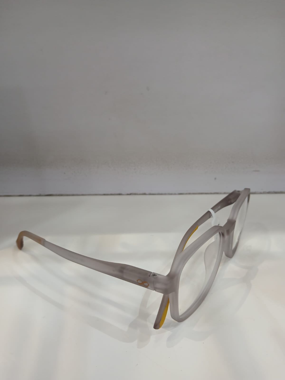 EYEGLASS - Tan Thumbnail