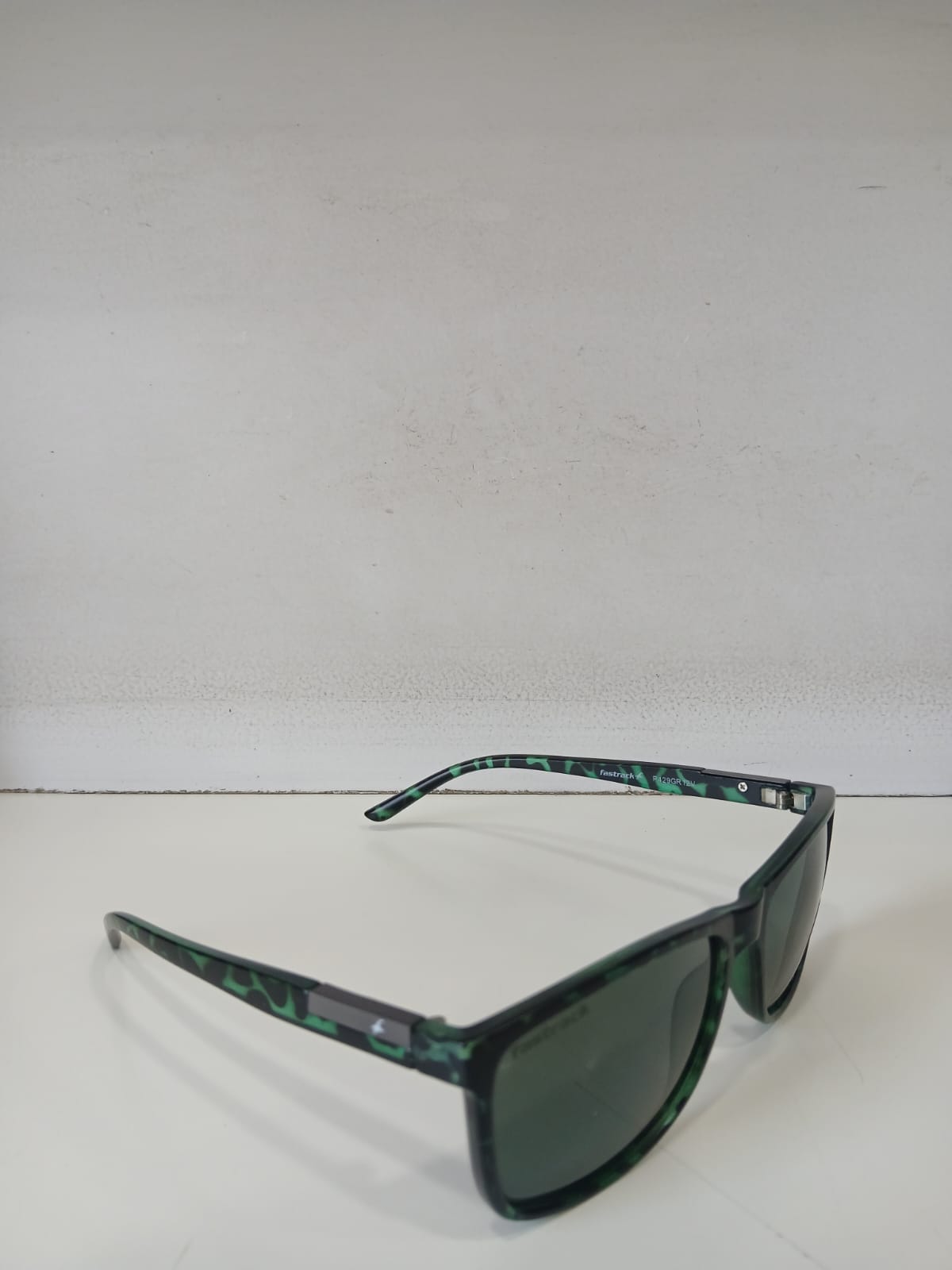 sunglasses - Green Thumbnail