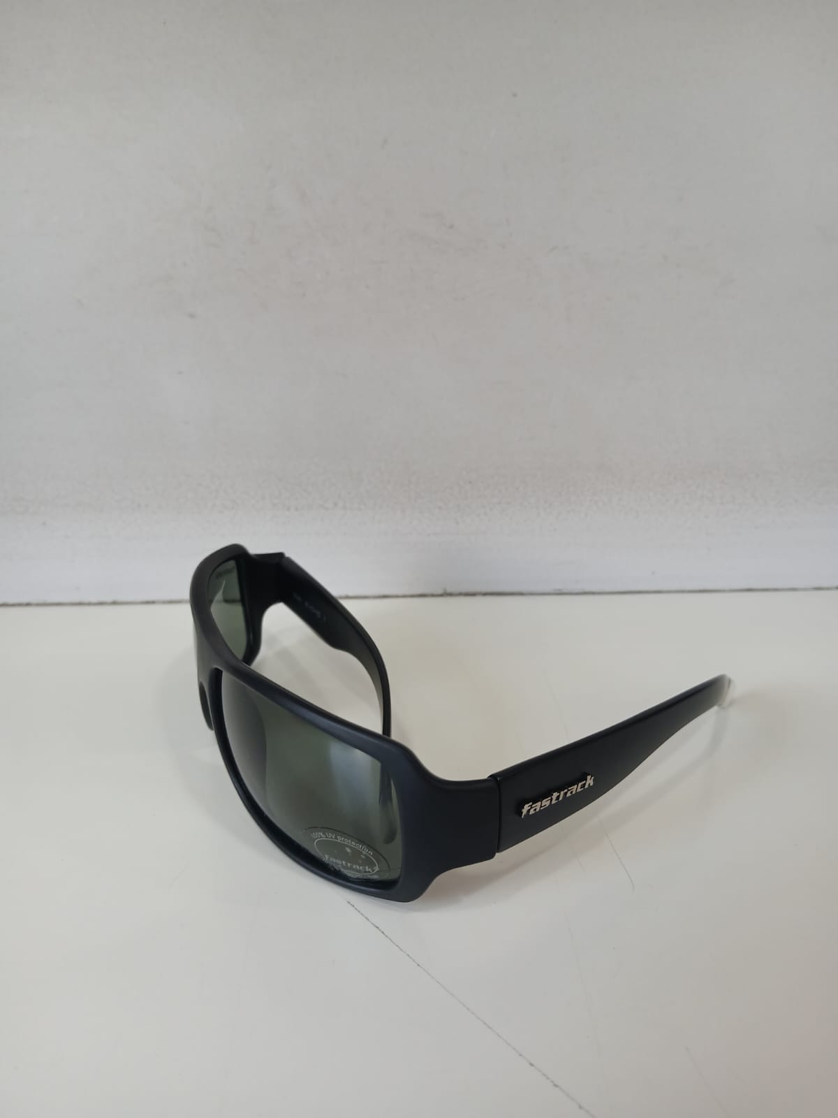 sunglasses - Black Thumbnail