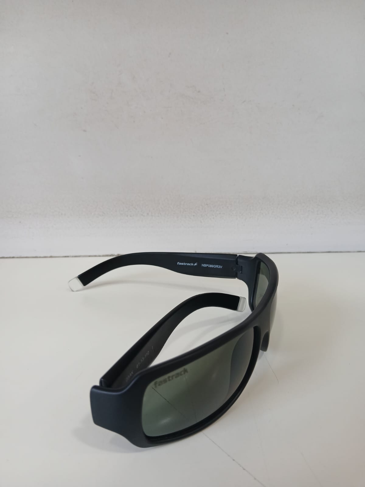 sunglasses - Black Thumbnail