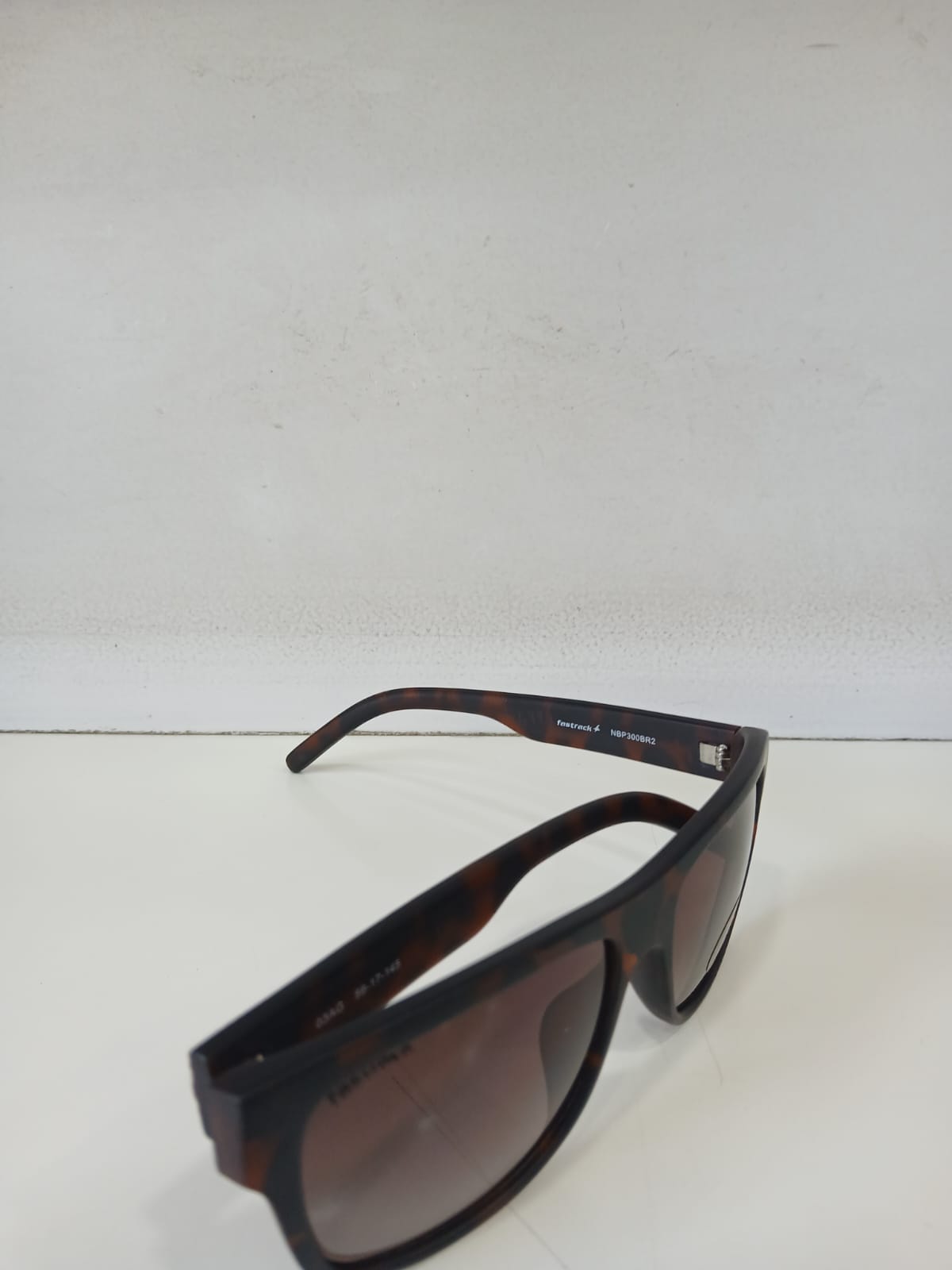 sunglasses - Brown Thumbnail