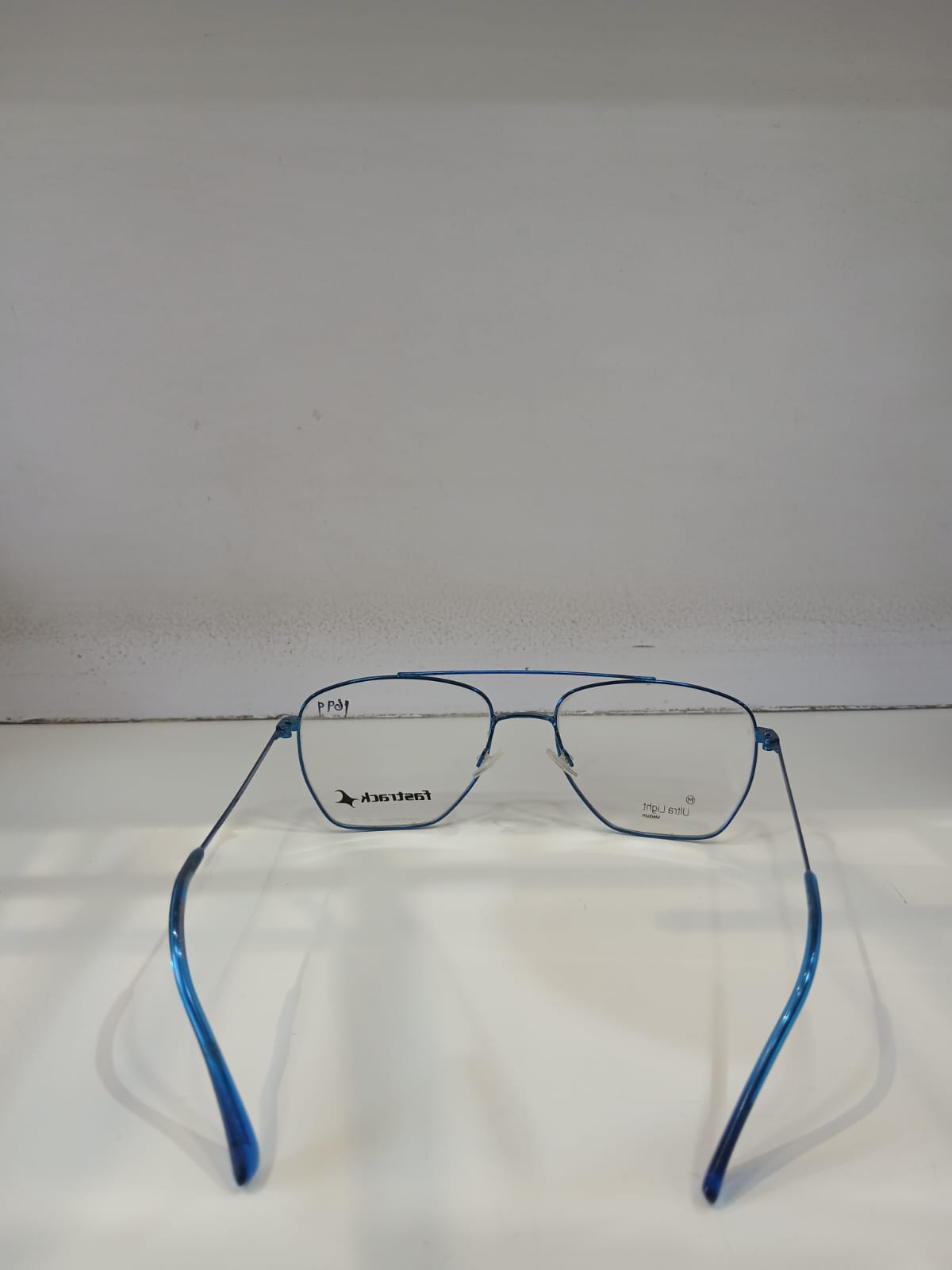 EYEGLASS - Blue Thumbnail