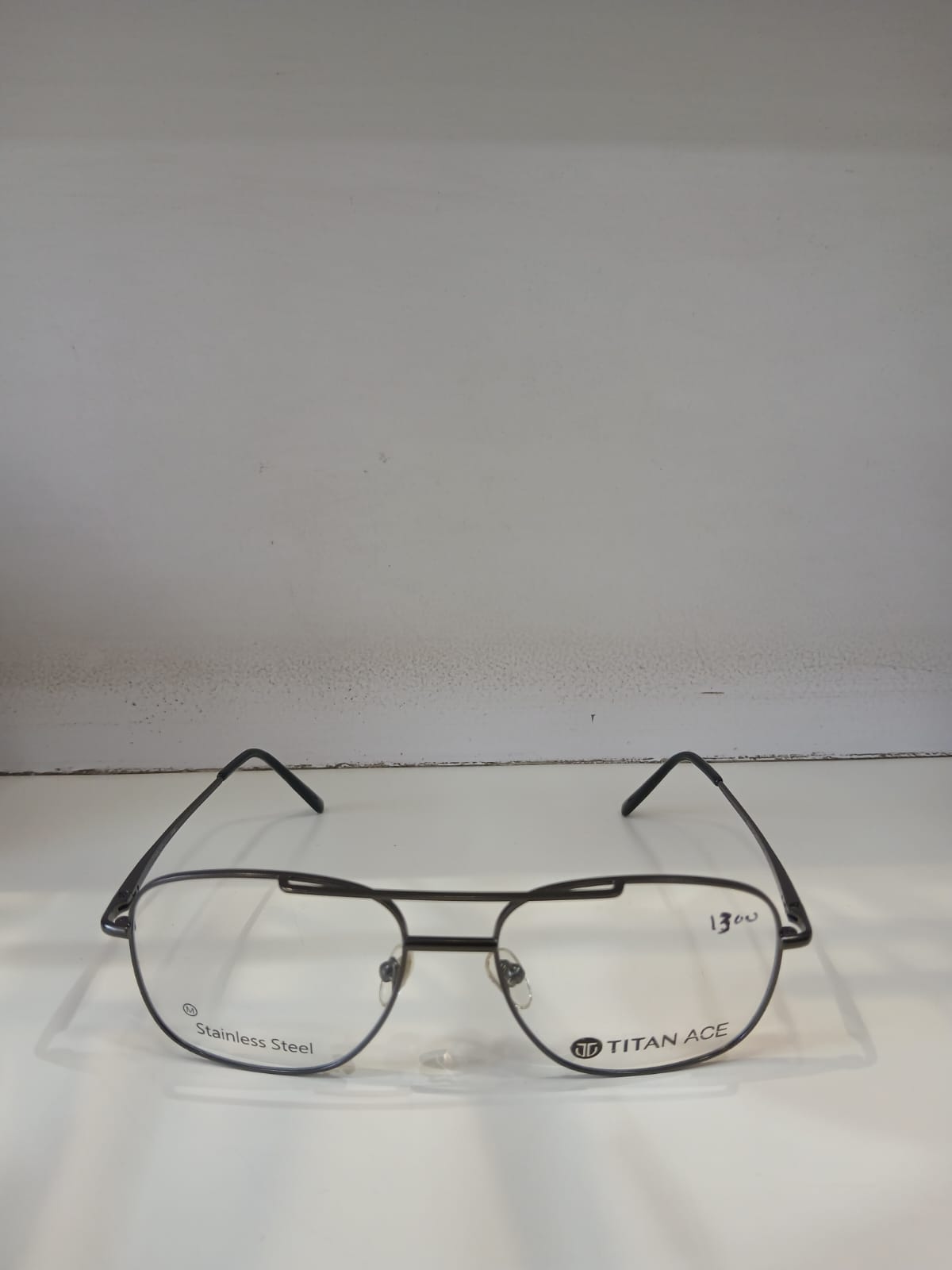 EYEGLASS - Black Thumbnail
