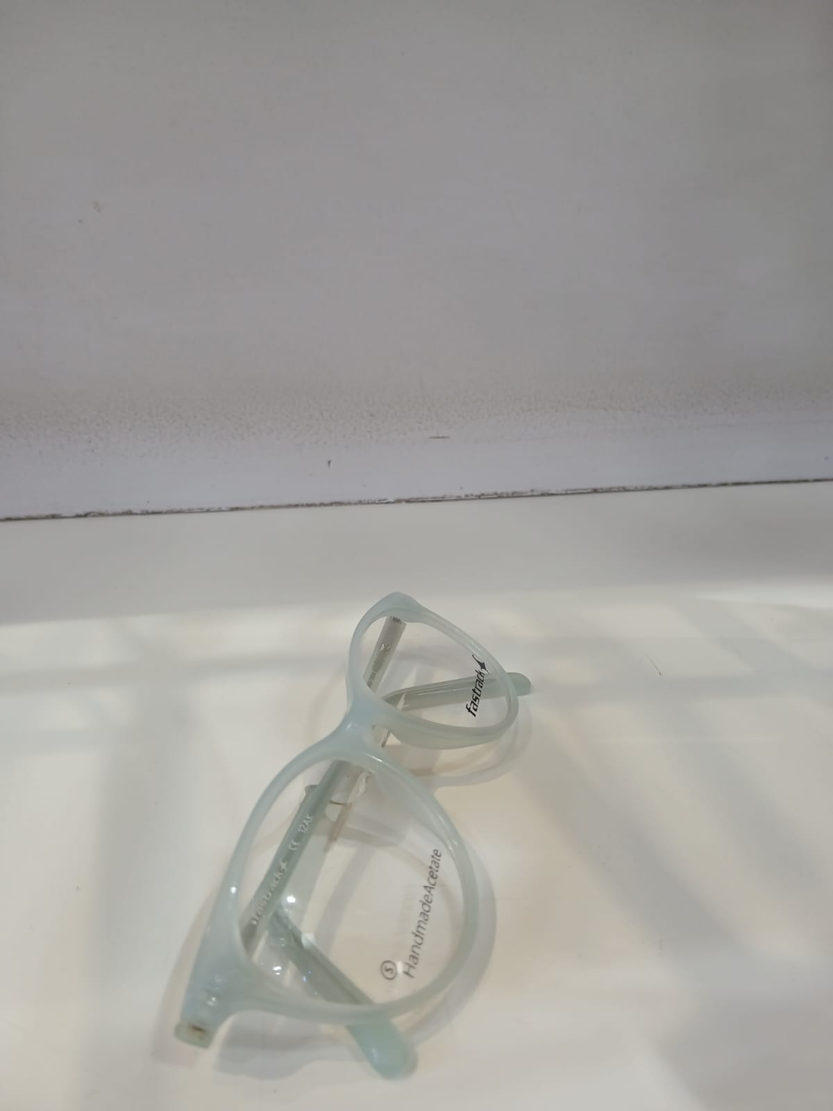 EYEGLASS