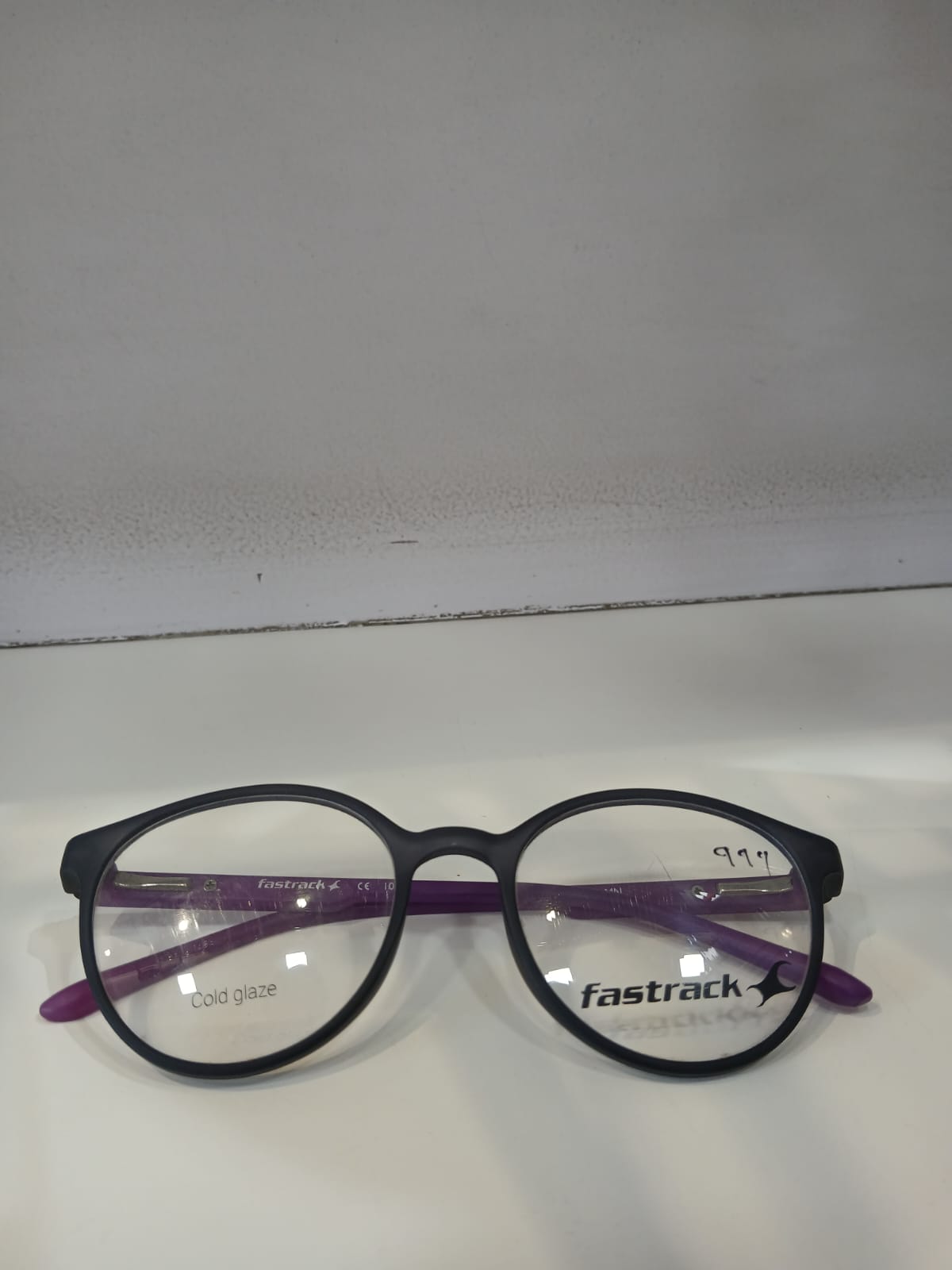 EYEGLASS - Black Thumbnail