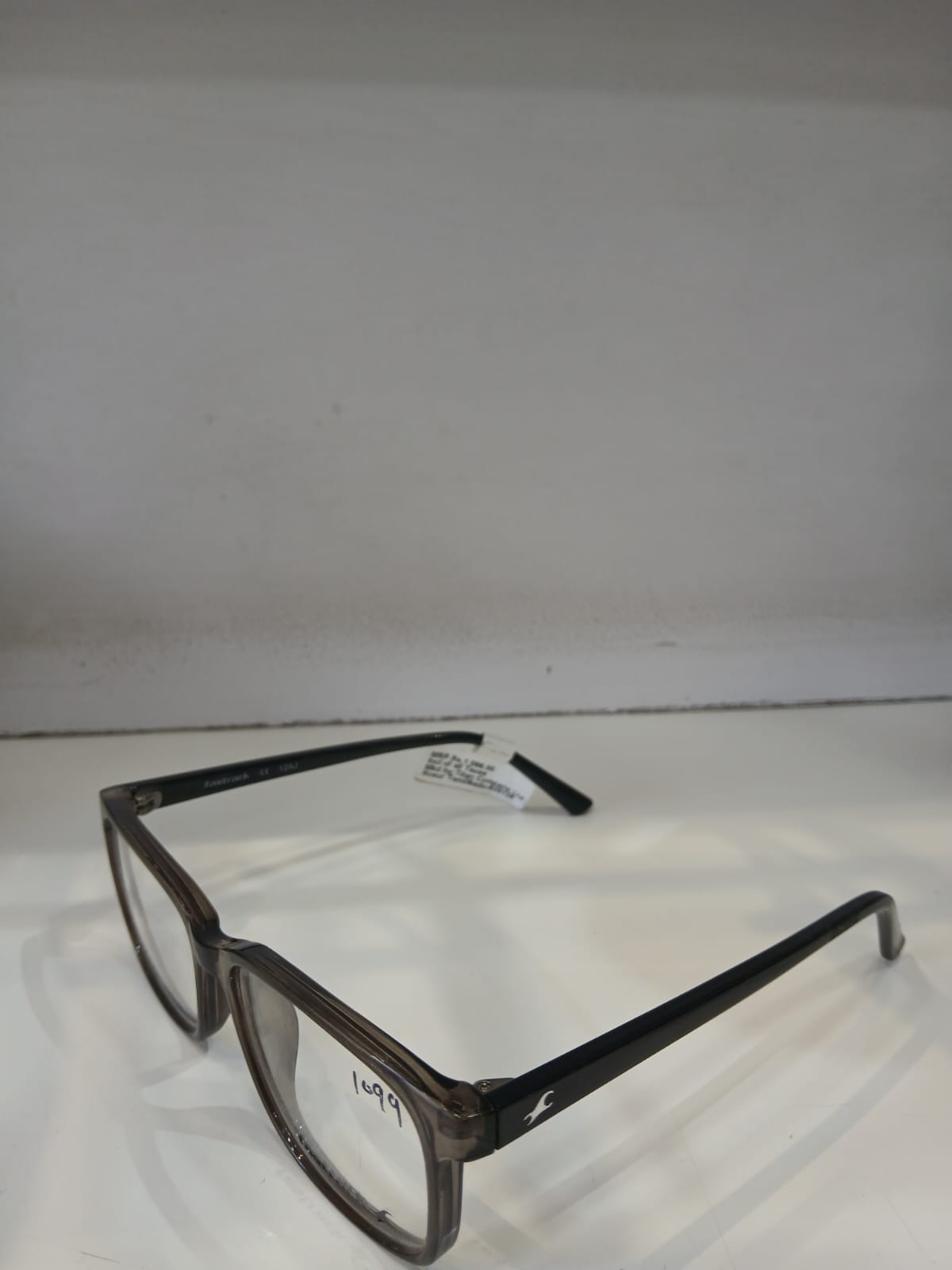 EYEGLASS - Gray Thumbnail