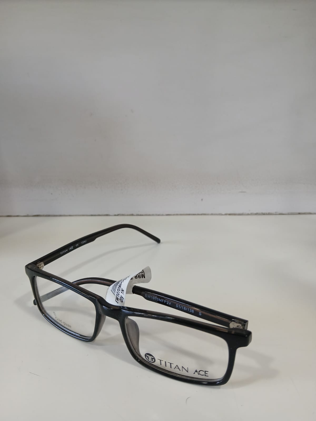 EYEGLASS - Black Thumbnail