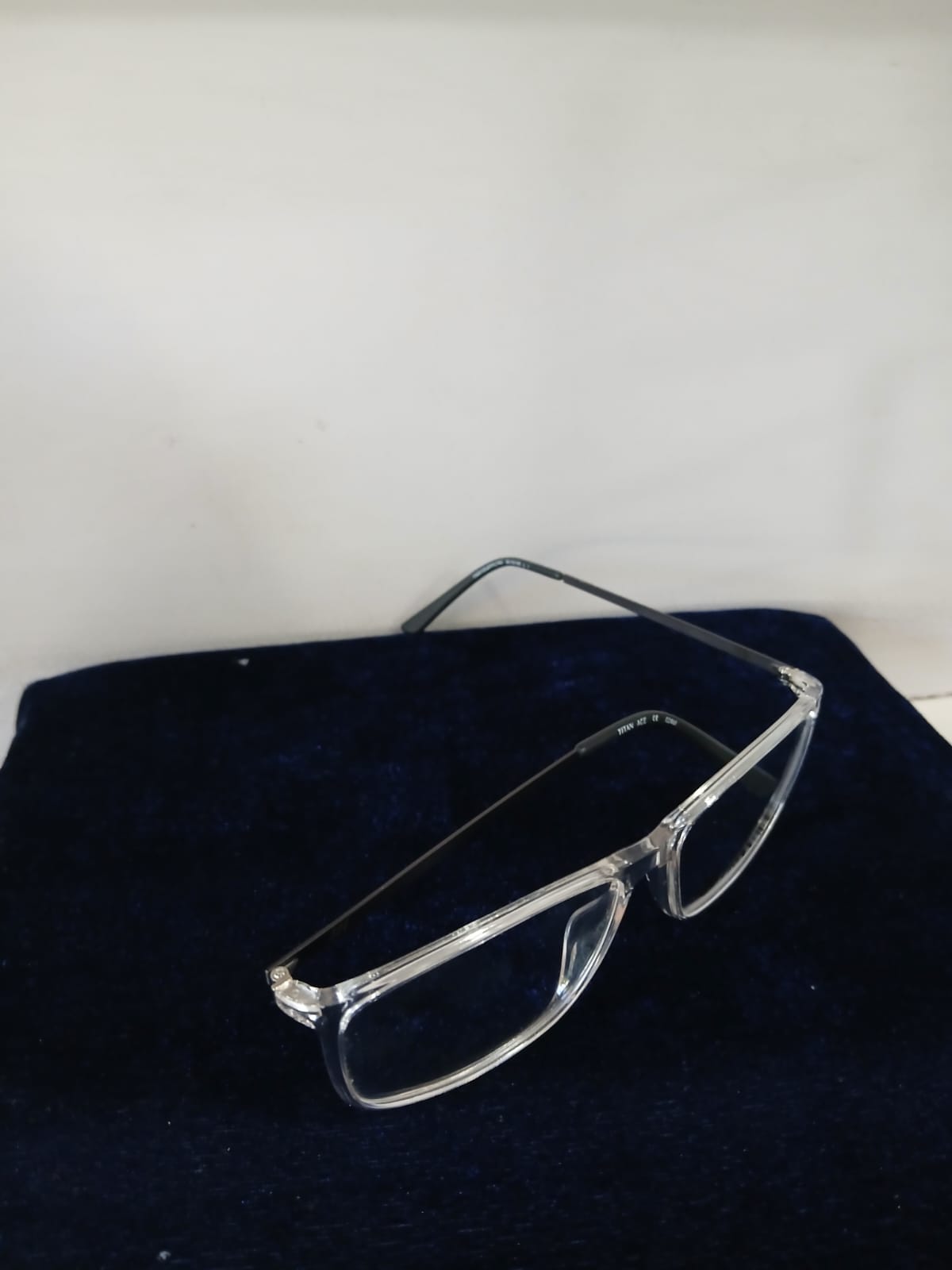 EYEGLASS - White Thumbnail