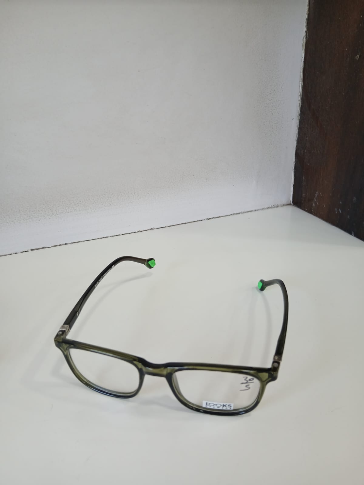 EYEGLASS - Green Thumbnail