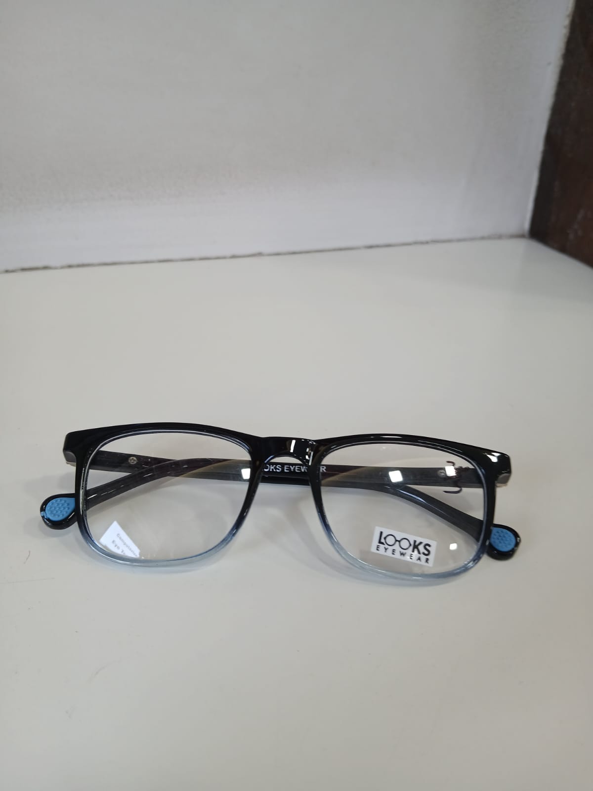 EYEGLASS - Blue Thumbnail