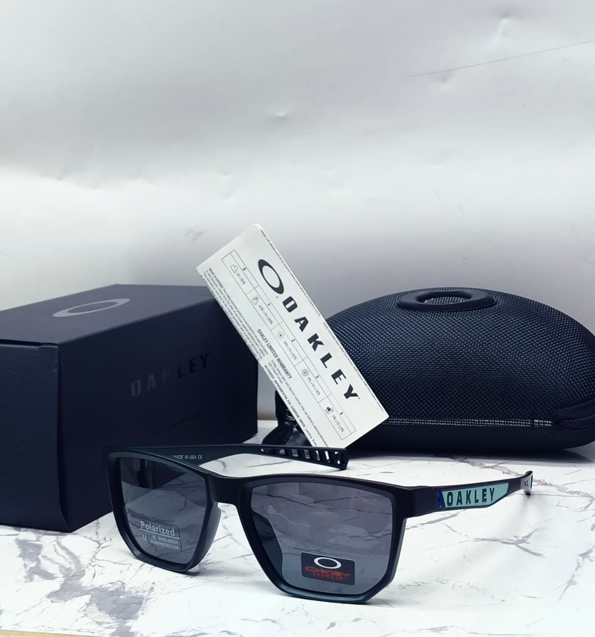 sunglasses - Black