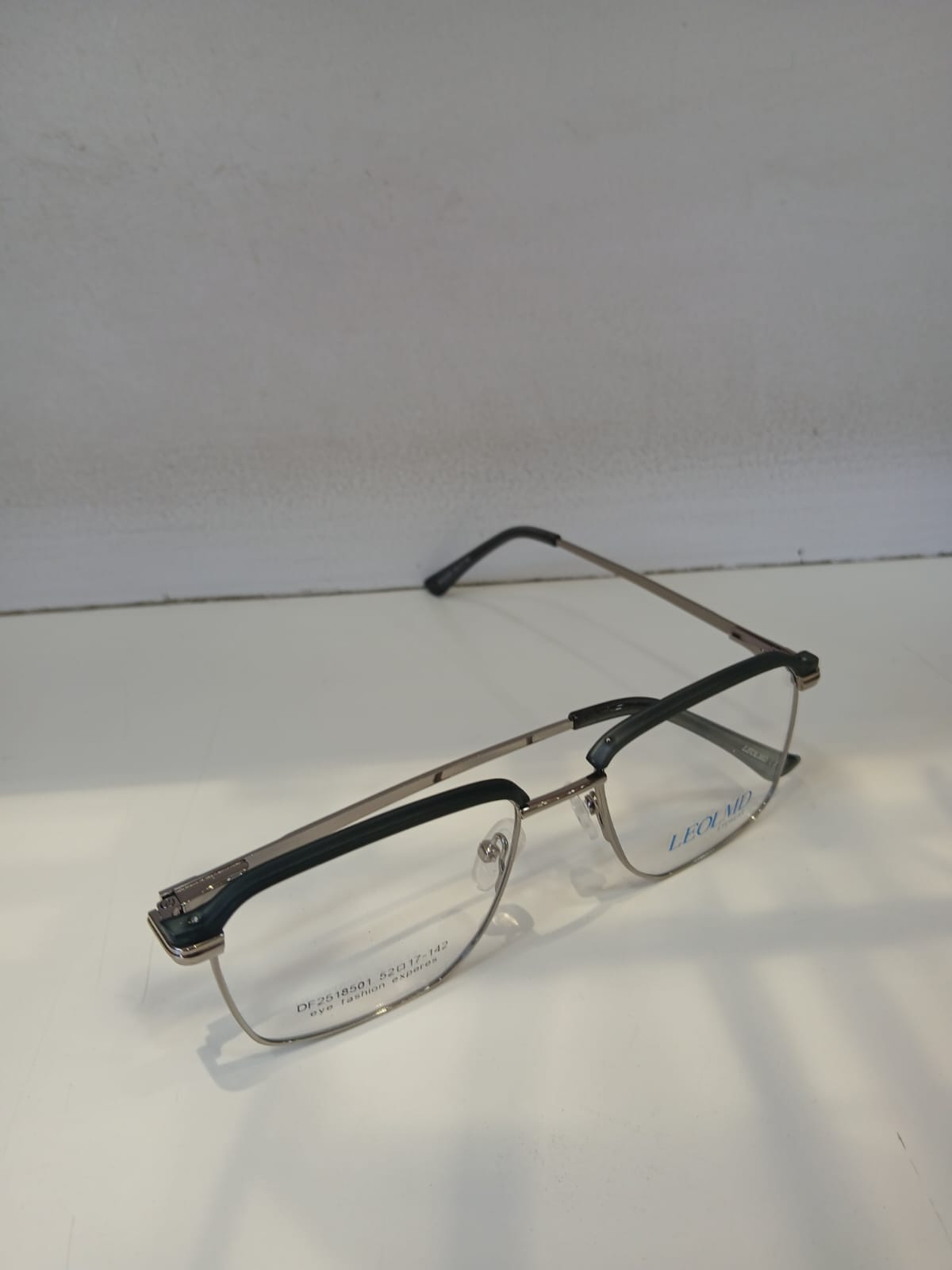 EYEGLASS - Black Thumbnail