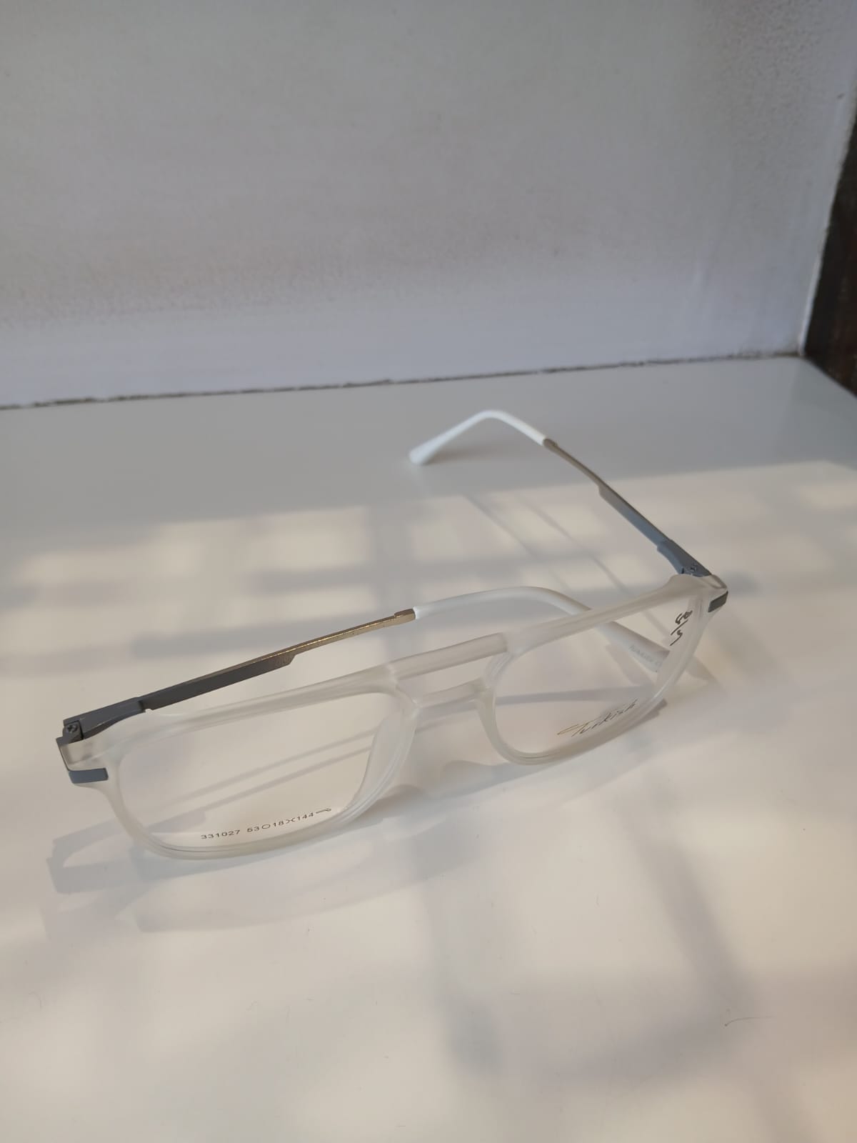 EYEGLASS - White Thumbnail