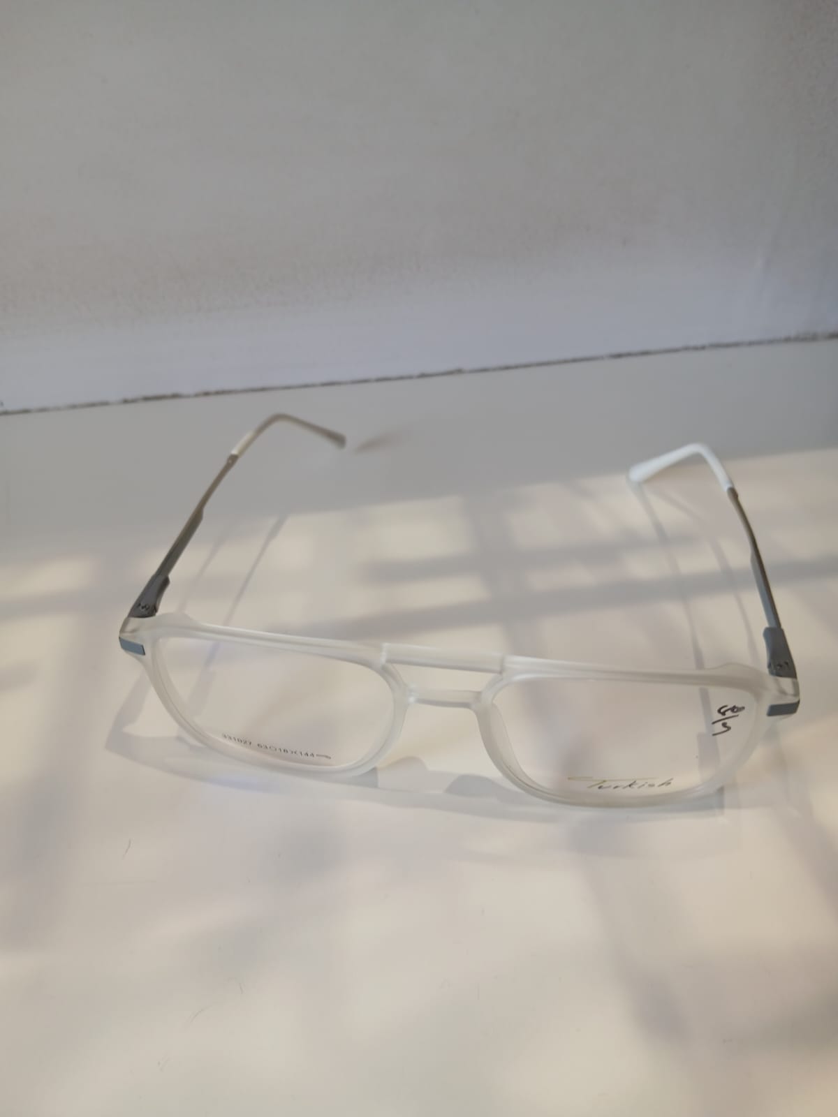 EYEGLASS - White Thumbnail