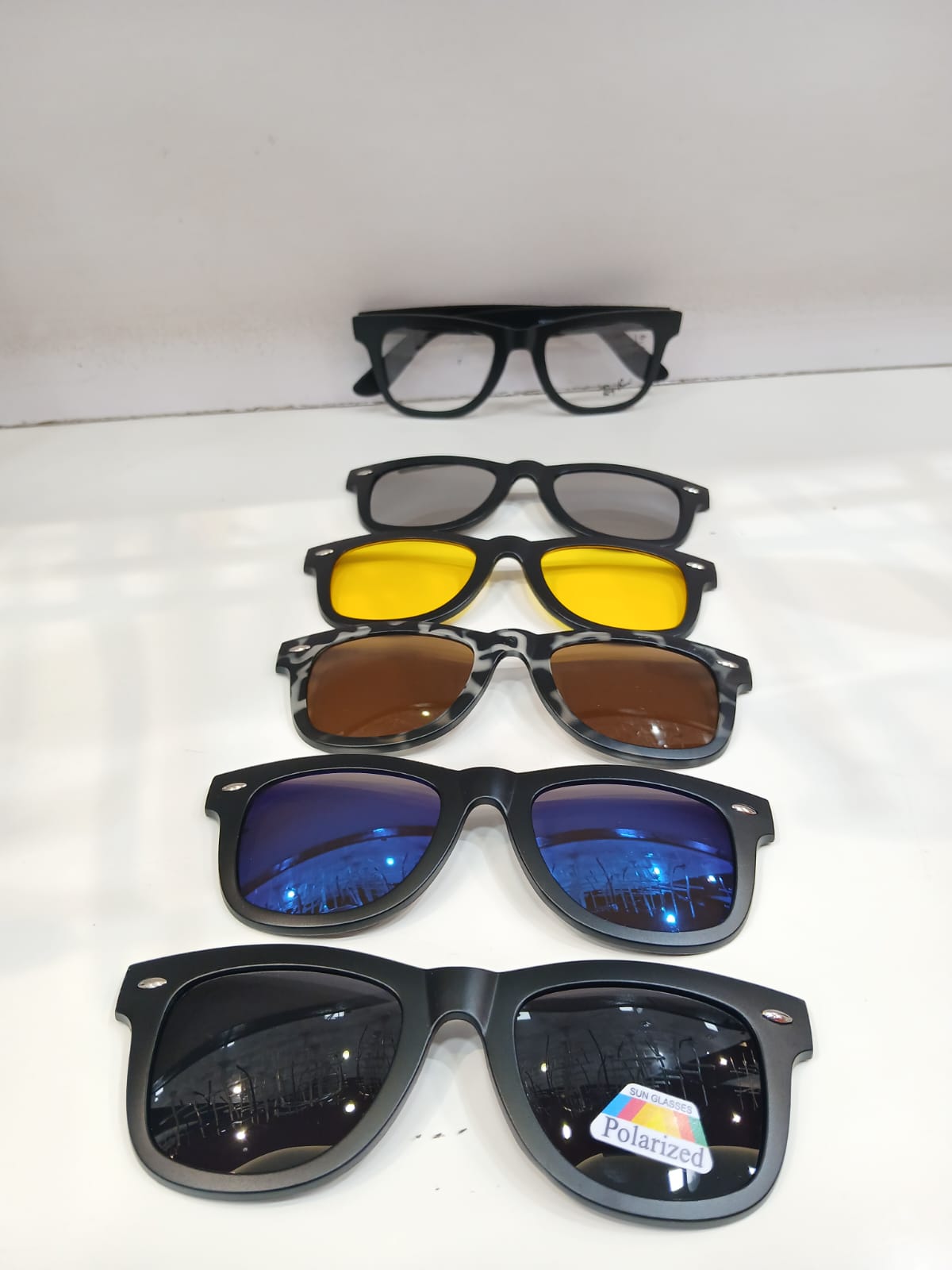 EYEGLASS - Black Thumbnail