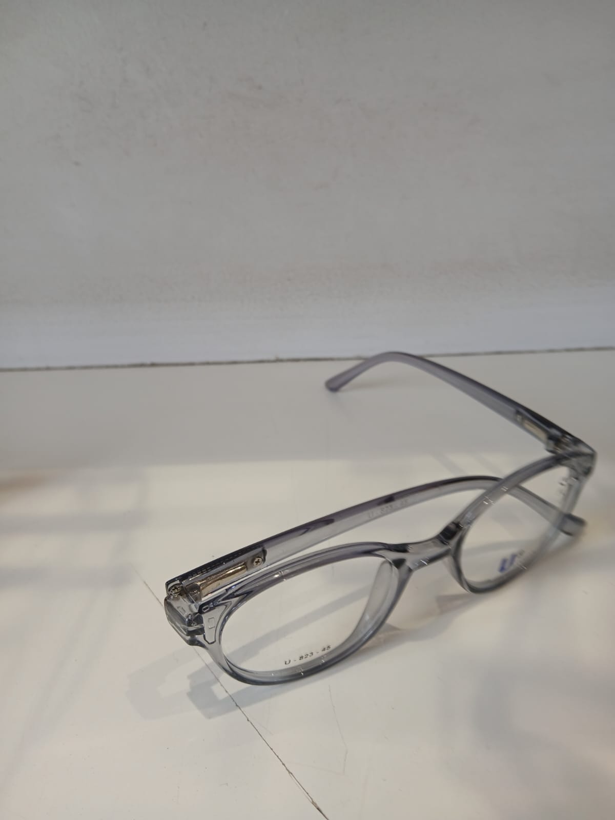 EYEGLASS - Gray Thumbnail