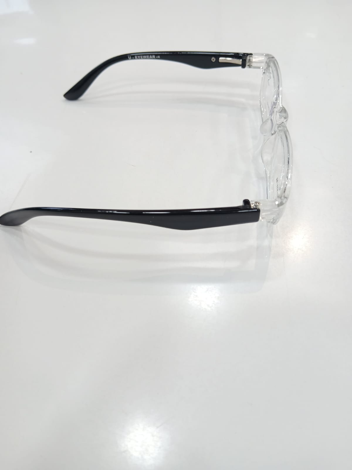 EYEGLASS - White