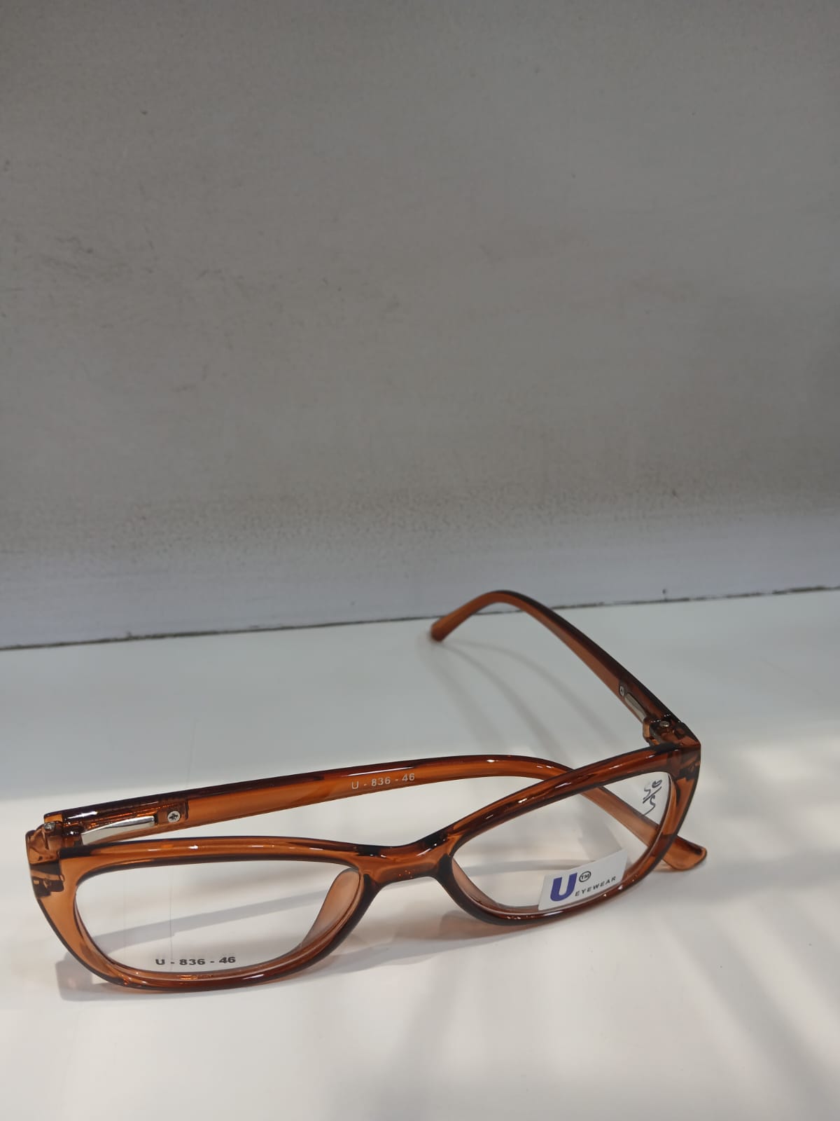 EYEGLASS - Brown