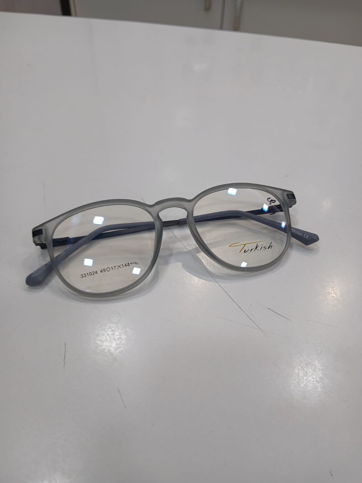 EYEGLASS - Gray