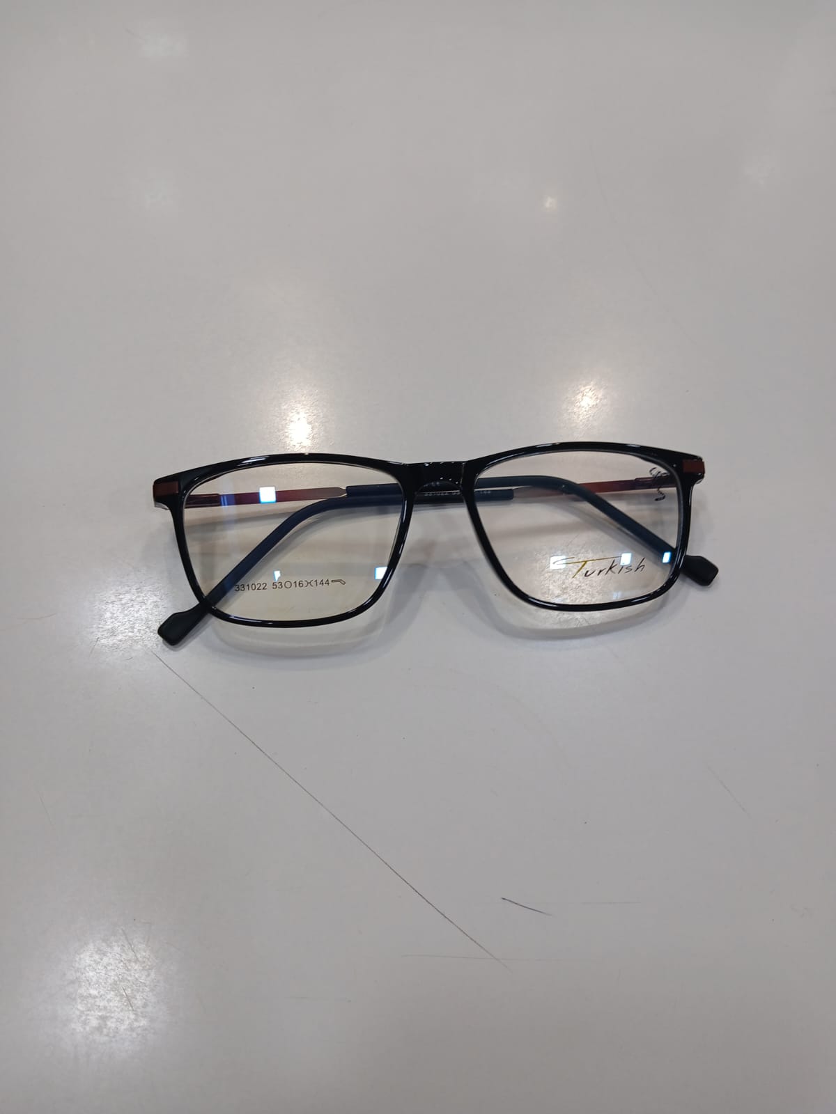 EYEGLASS - Black