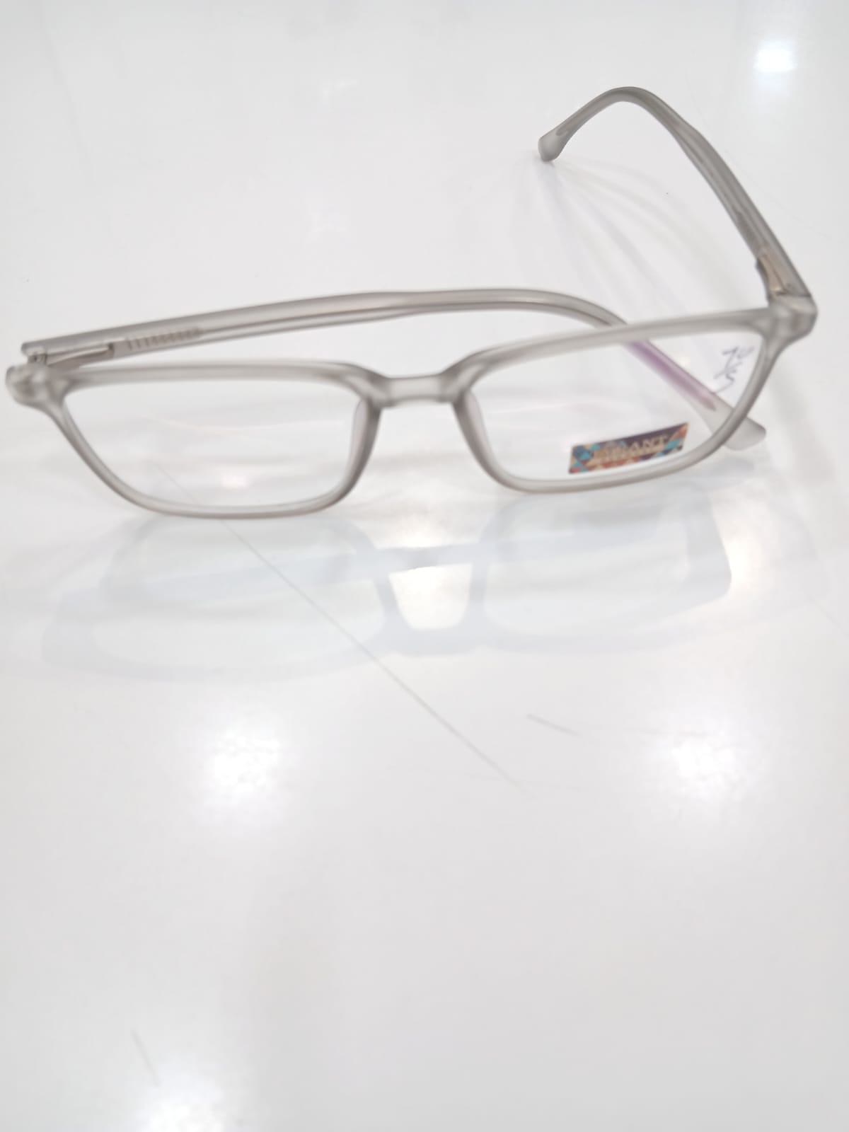EYEGLASS - White