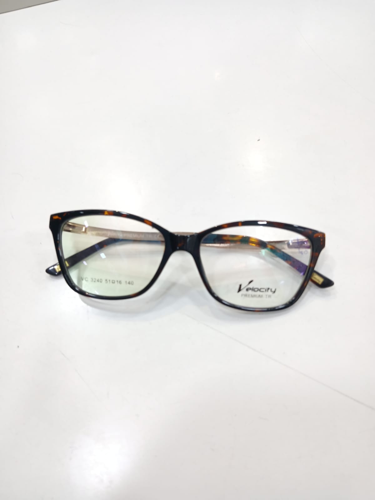EYEGLASS - Brown