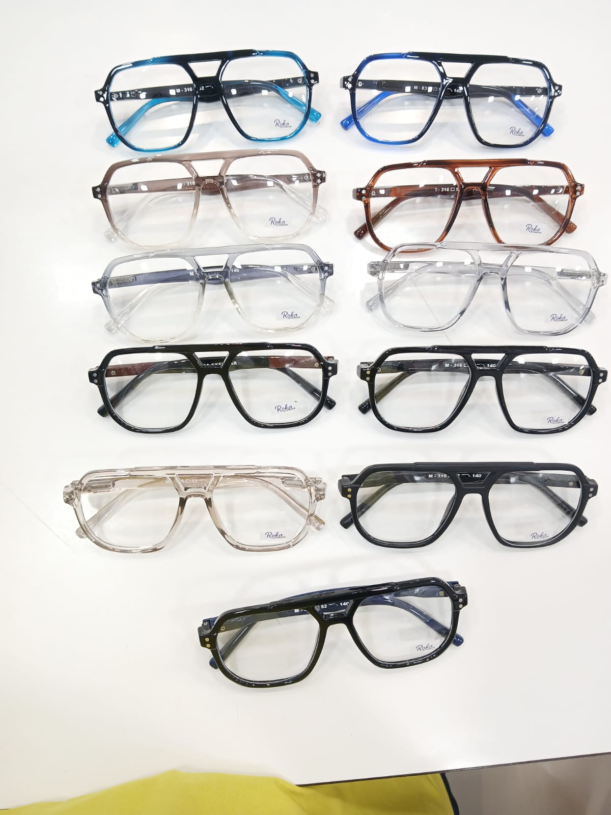 EYEGLASS
