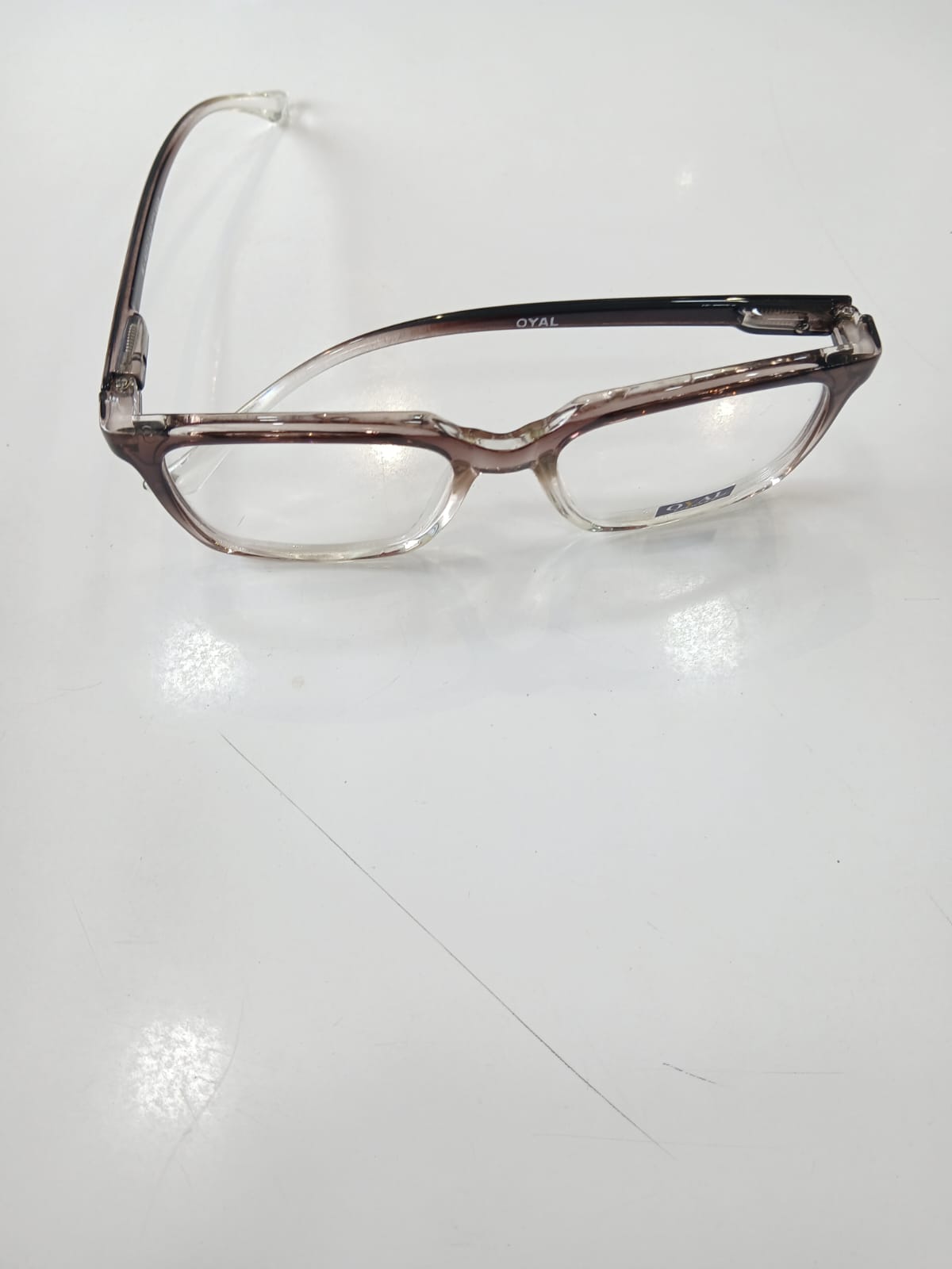 EYEGLASS - Brown