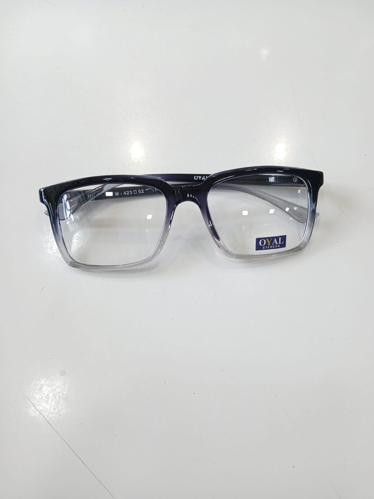 EYEGLASS - Gray Thumbnail