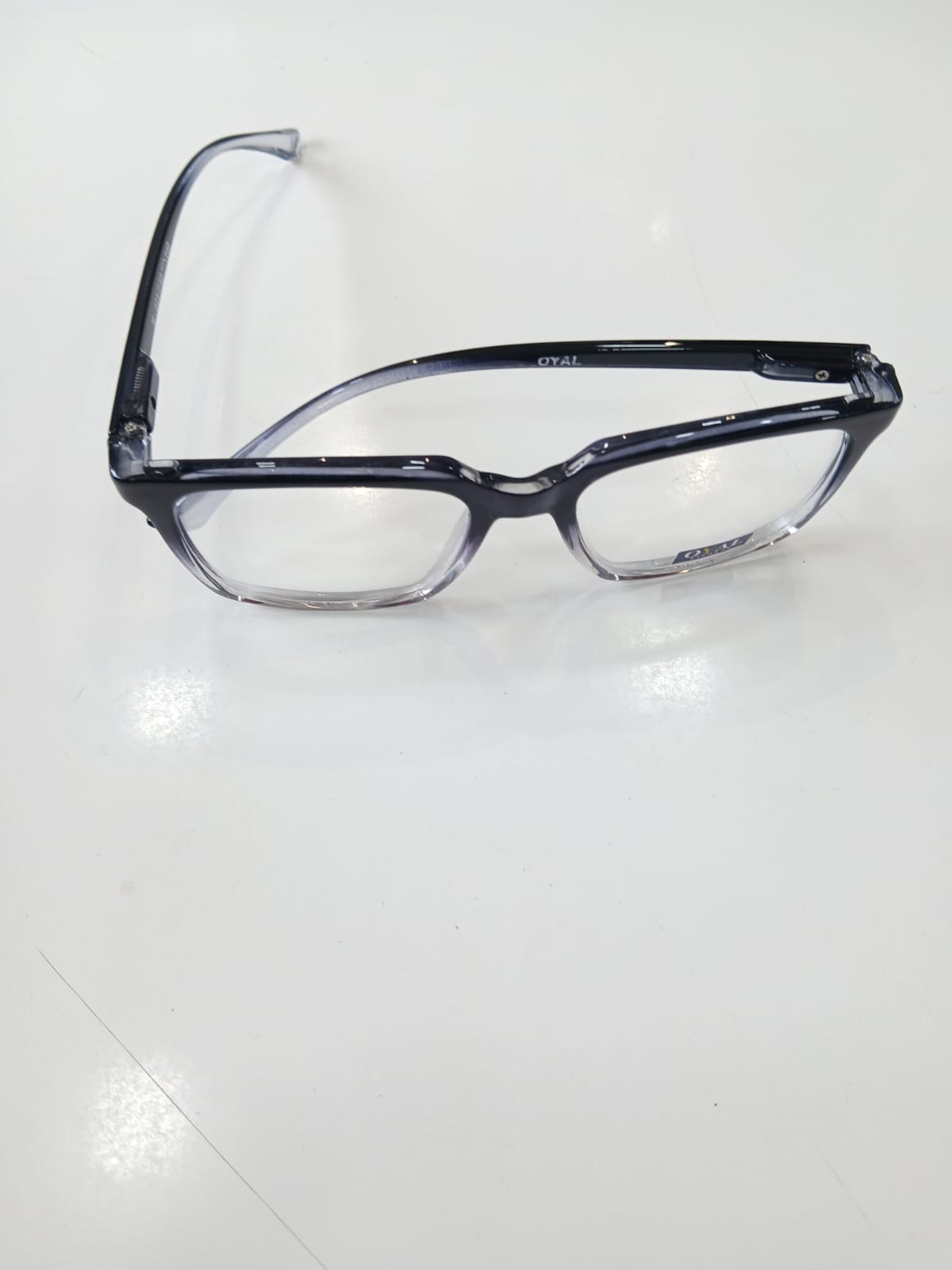 EYEGLASS - Gray Thumbnail