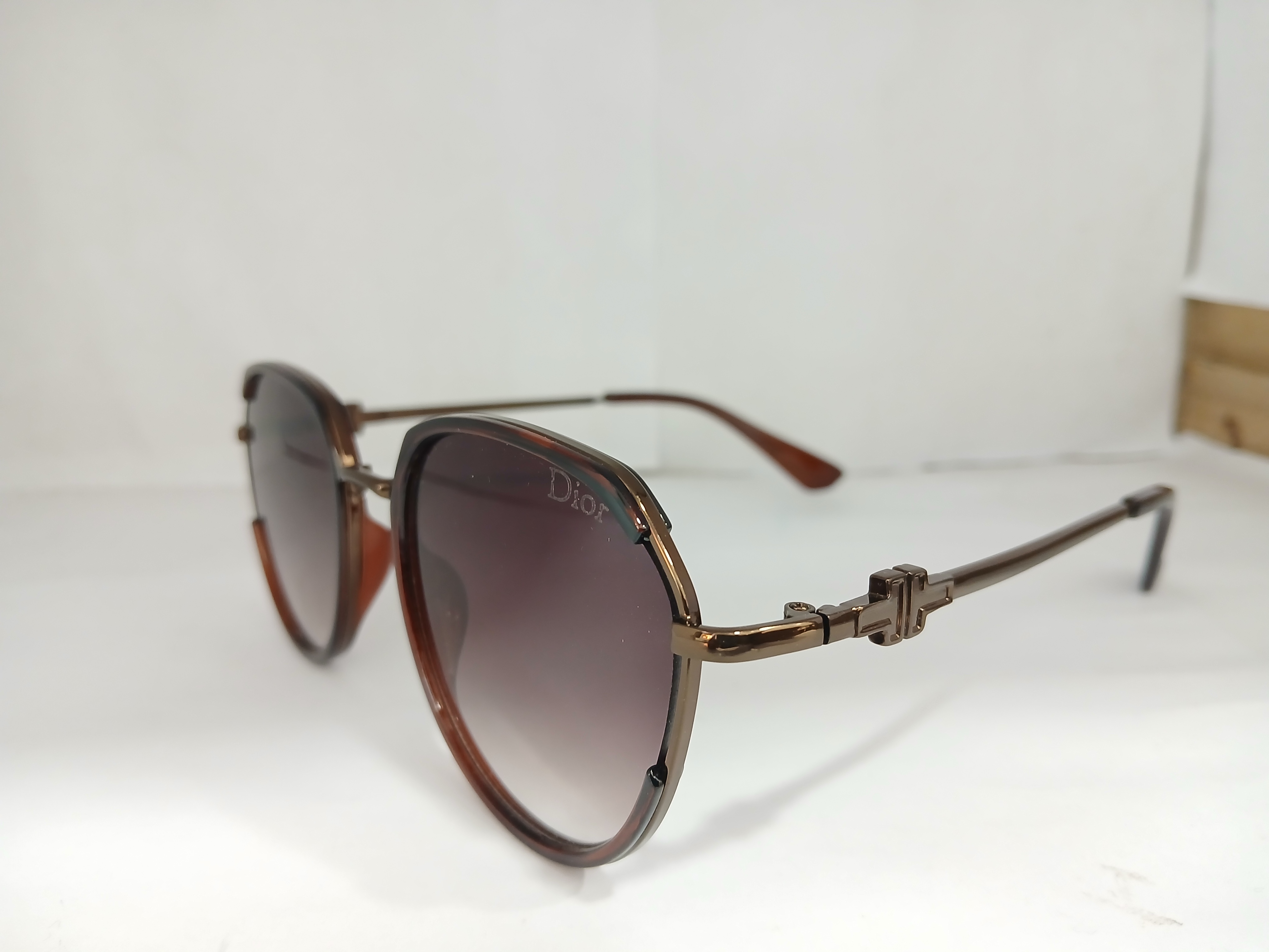 sunglasses - Brown - Thumbnail