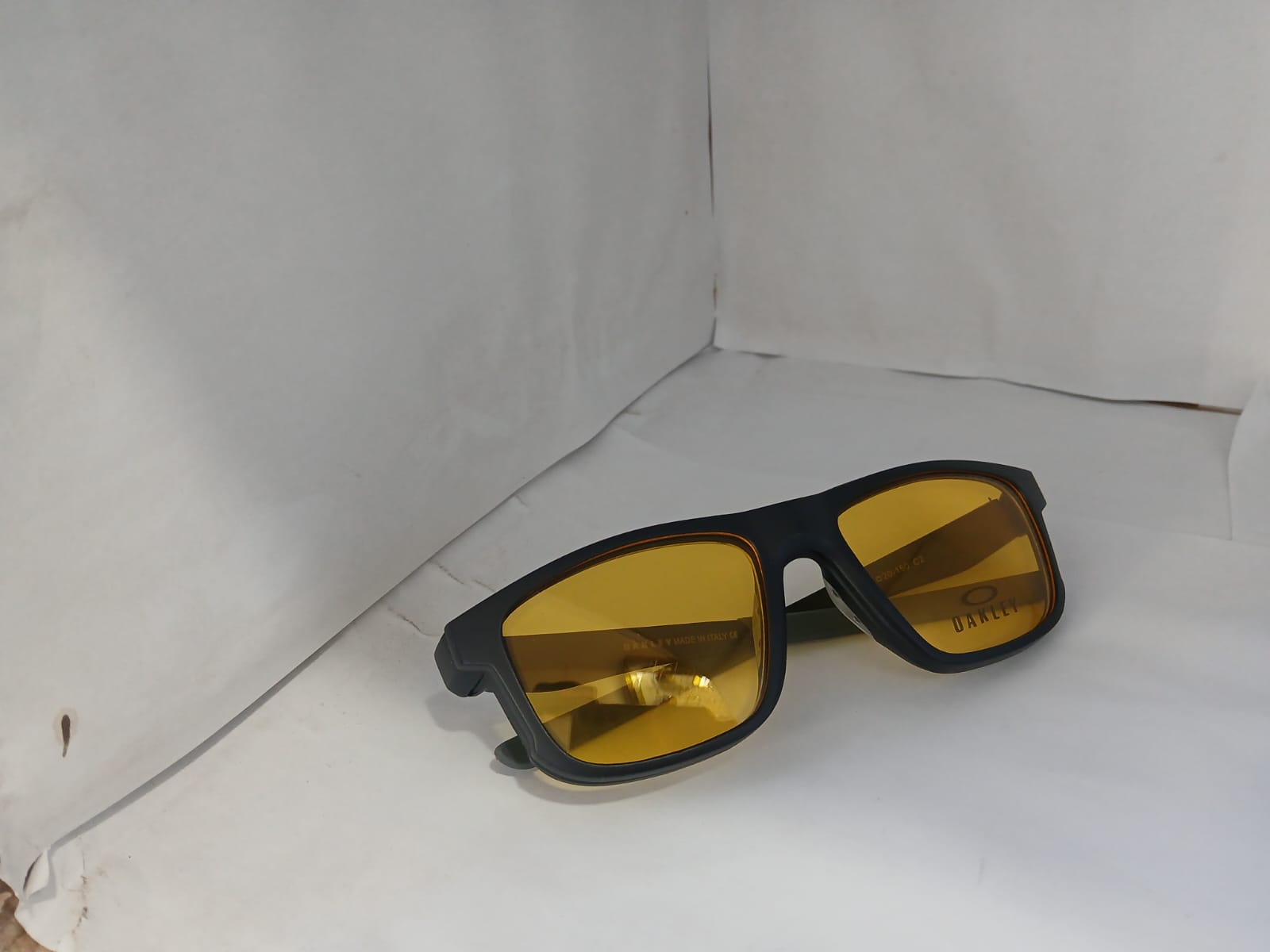 EYEGLASS - Black Thumbnail